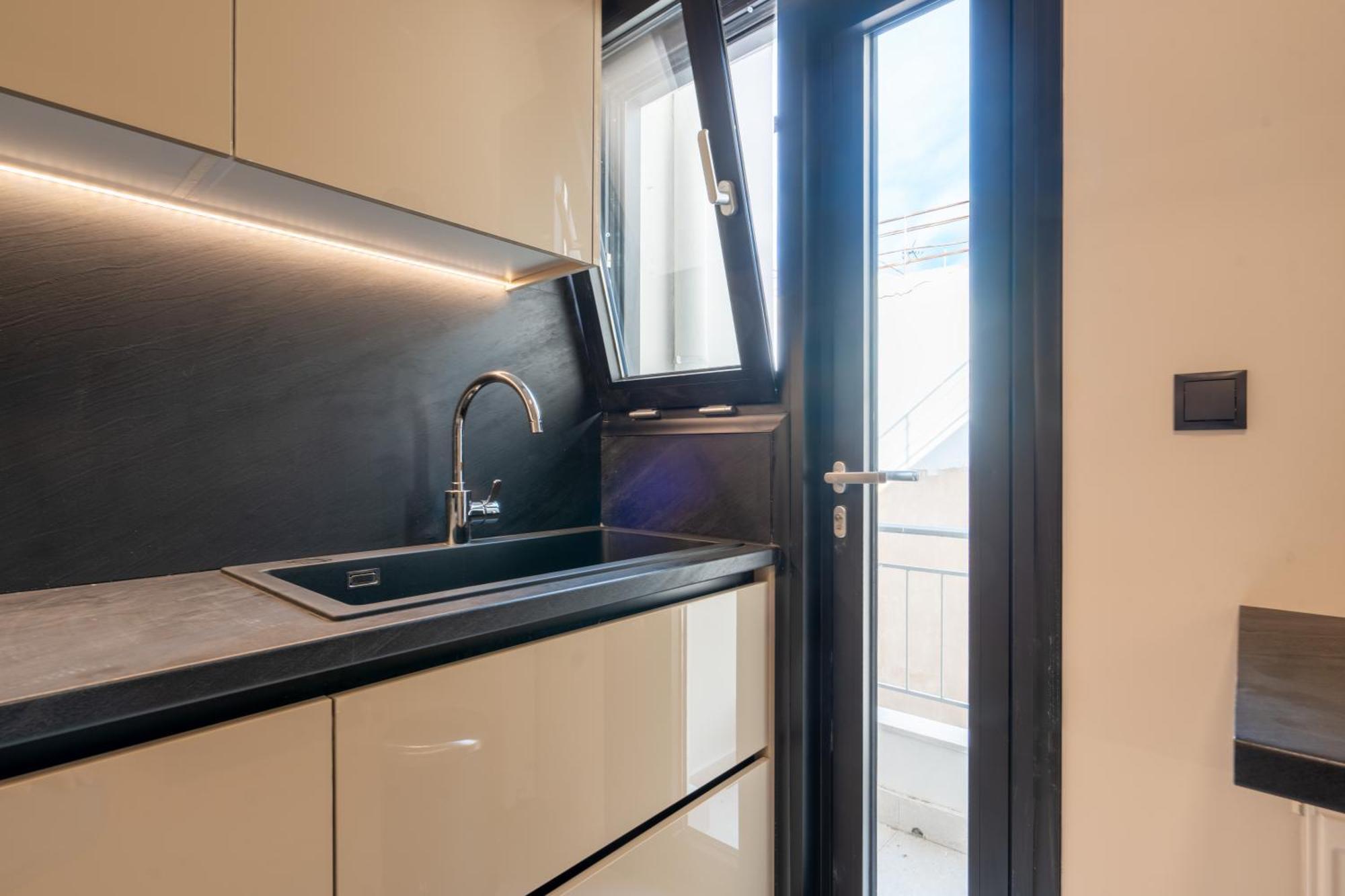 Corner Penthouse In Acropolis *